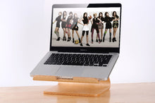 Wooden Stand Heat Dissipation Wooden Dock - Bachelor Hut