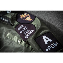 Save the queen bomber