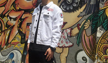 Floral V white denim